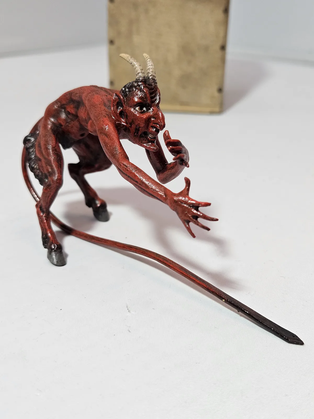Devil long nose
